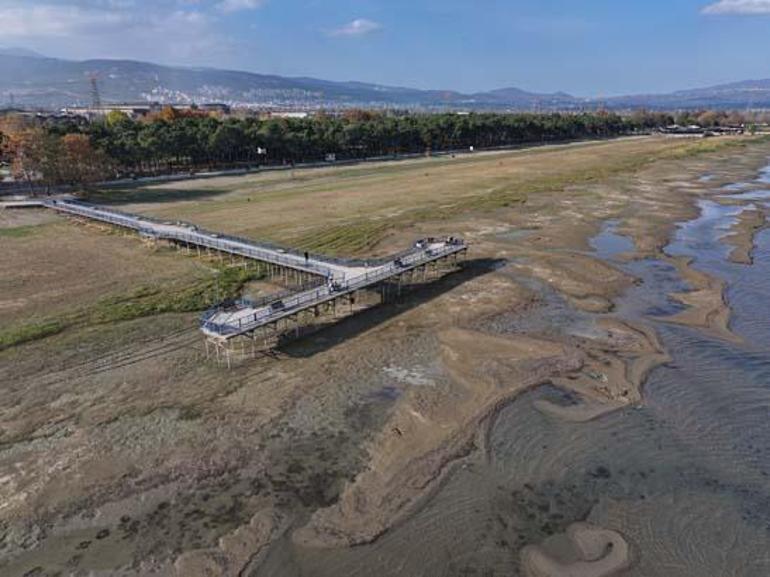 Burası Türkiyenin 5. büyük gölü: 6 yıl önce gemi yanaştırılan iskele karada kaldı