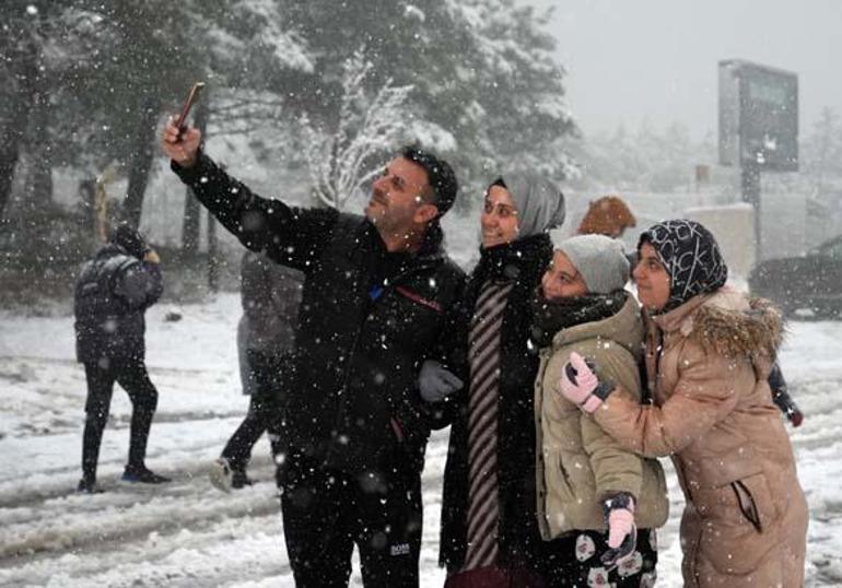 Soğuk hava dalgası giriş yaptı, hızla ilerliyor İstanbulun doğusu beyaza büründü