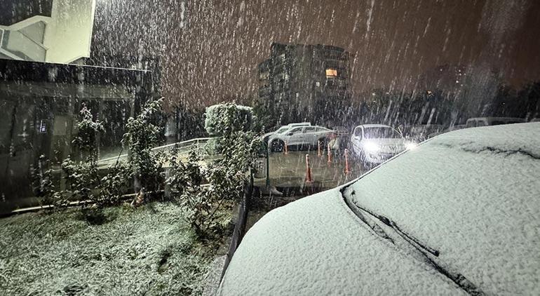 Soğuk hava dalgası giriş yaptı, hızla ilerliyor İstanbulun doğusu beyaza büründü