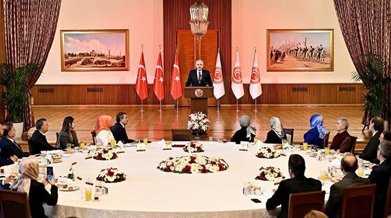 TBMM Başkanı Kurtulmuş, 81 ilden gelen öğretmenleri ağırladı