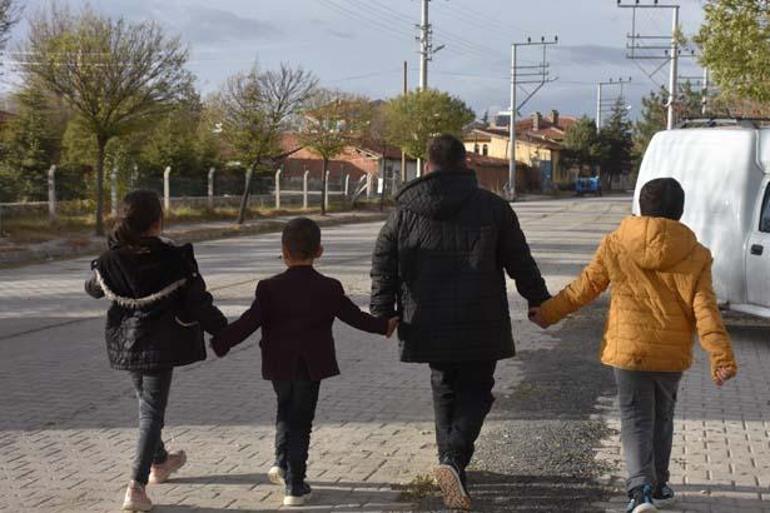 3 eltinin hayatı Türkiyeye örnek oldu Destekleyen de var karşı çıkan da...