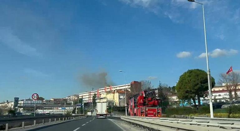 İstanbul Eğitim ve Araştırma Hastanesinde yangın paniği Ekipler olay yerinde