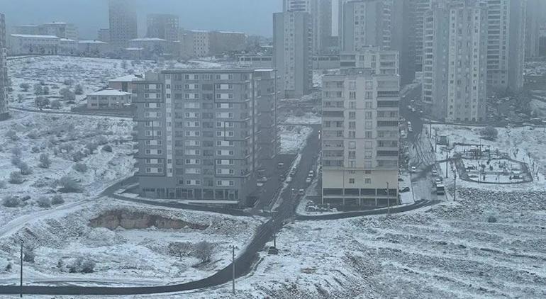 Son dakika: Kar yağışı etkisini gösterdi Okul tatil edildi haberleri peş peşe geldi