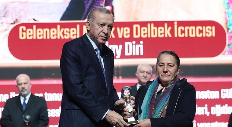 Cumhurbaşkanı Erdoğan: Yurt dışına kaçırılan 12 bin tarihi eseri milletimizle buluşturduk