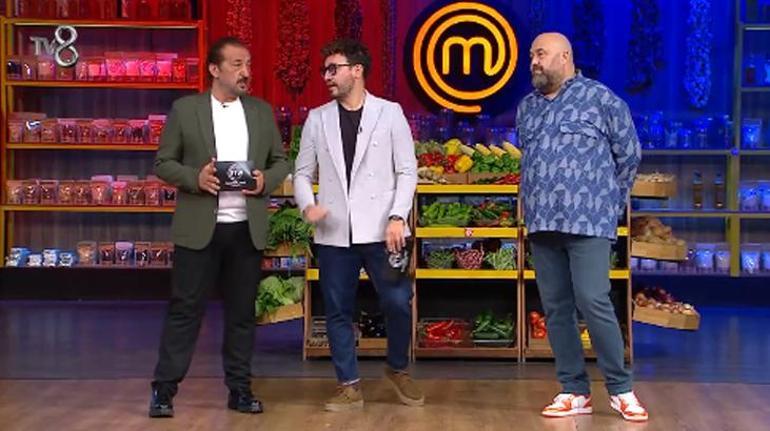 Masterchefte ikinci eleme adayı belli oldu Emre yürekleri ağza getirdi