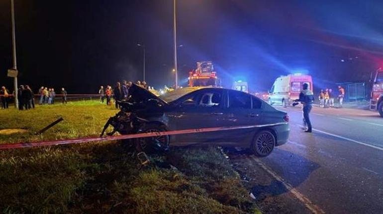 Sakaryada feci kaza İki otomobil kafa kafaya çarpıştı karı-koca hayatını kaybetti