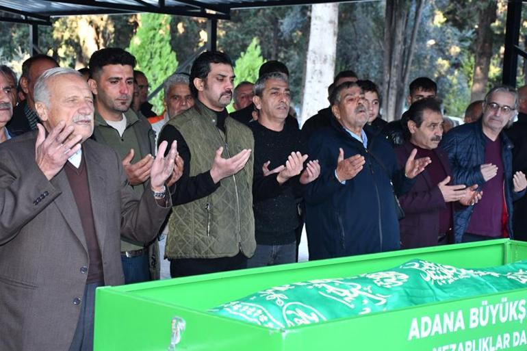 Şarkıcı Bayhanın acı günü Babasını son yolculuğuna uğurladı