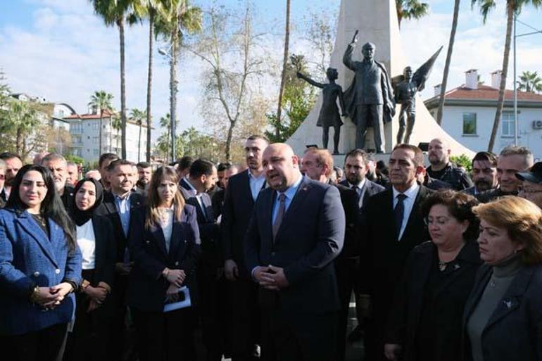 İlçede Bozkurt heykelinin kaldırılmasına tepki