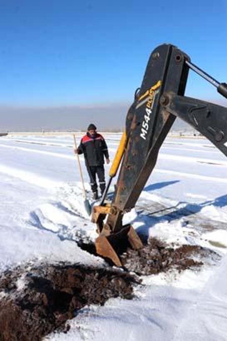 Erzurumda kış hazırlığı: 500 adet mezar kazıldı