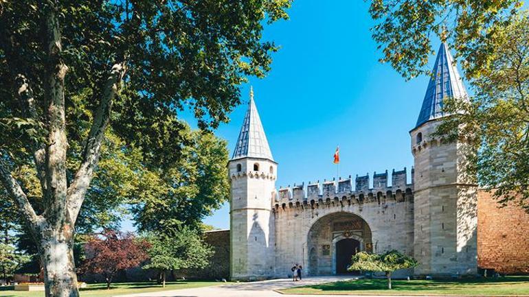 Kapı arkasındaki sır ne 1-2 tanesi dışında hepsi kilitli, girebilenlerin sayısı sınırlı