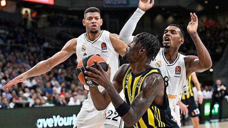 Real Madridin yıldızı Vinicius Jr, EuroLeaguede Fenerbahçe maçını izledi