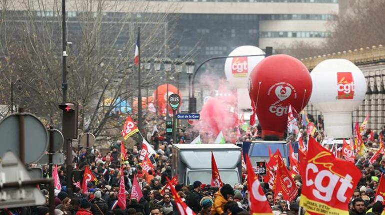 Fransada 200 bin kamu çalışanı sokağa indi