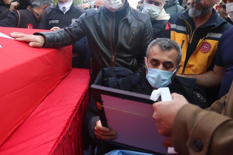 Şehit Mehmet Tozun son yolculuğuna uğurlandı Babaya son bakış