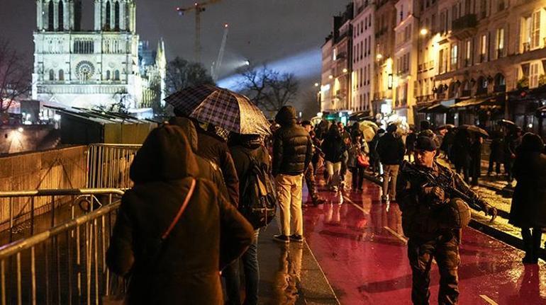 Notre Dame yangından 5 yıl sonra kapılarını açtı