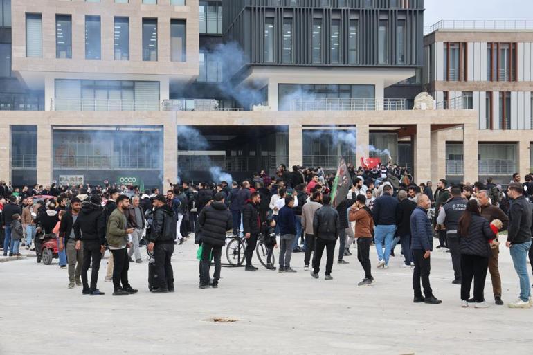 Esadın gidişi Adanada kutlandı Dönmemizin zamanı geldi, hatamız varsa tüm Suriyeler adına ben özür diliyorum