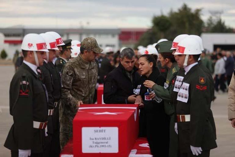 Helikopter kazasında şehit olan askerlerin cenazeleri memleketlerine uğurlandı