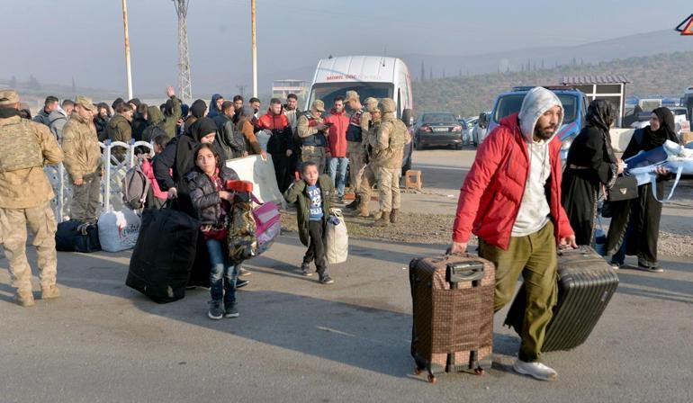 Suriyeliler ülkelerine dönüyor Türk halkına bizleri yıllarca misafir ettiği için teşekkür ediyoruz