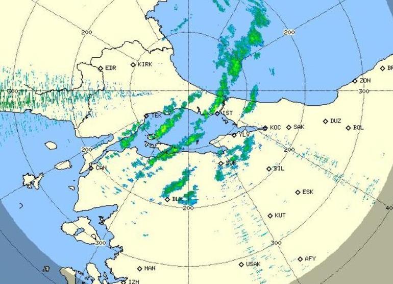 Meteoroloji, Valilik ve AKOM uyarmıştı İstanbul’da sağanak başladı