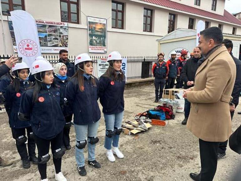 İki fay hattının tek hamlede kırılması beklenen kentte afete hazırlık: 7 ilçeye 12 konteyner kent kuruluyor