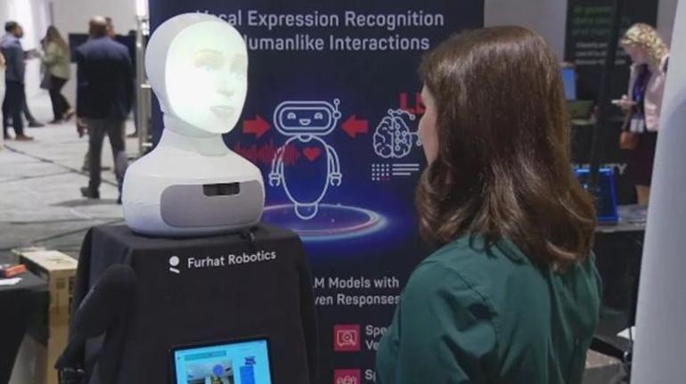 Küfürbaz robot Müşteri hizmetleri personelini eğitmek için üretildi