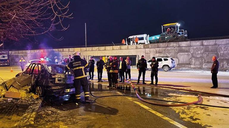 Edirnede katliam gibi kaza Duvara çarpan otomobil alev aldı: 4 ölü