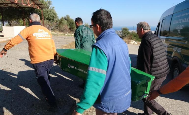 Bir dönemin efsanesi Kenan Küçüközcan hayatını kaybetti Kimsesizler mezarlığına gömüldü