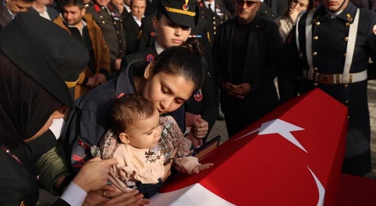 Şehidin 8 aylık kızıyla dans ettiği görüntüleri ortaya çıktı Kahreden not