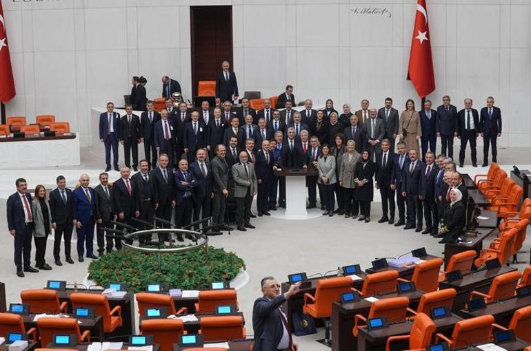 Bakan Şimşek enflasyonu işaret ederek duyurdu Emekliler ve asgari ücret için son dakika açıklaması