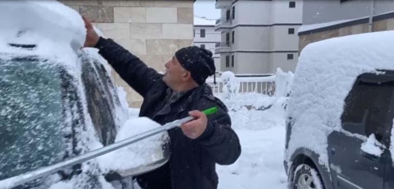 İlçede kar esareti: Bugün temizlemezsek yarın 1 metreden daha fazla olur