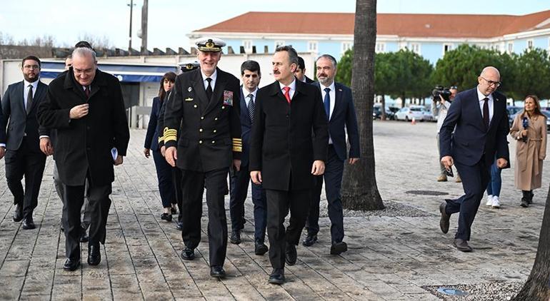 Savunma sanayinde bir ilk Türkiyeden NATO ülkesine gemi ihracatı