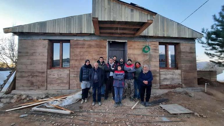 Bu teknikle herkes kendi evini kendi yapabilecek Profesyonel işçi olmadan 3 ayda tamamladı