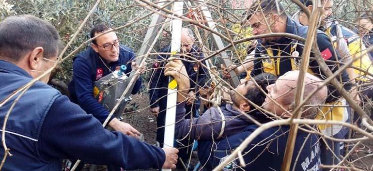 12 metrelik artezyen kuyusuna düştü, itfaiye kurtardı