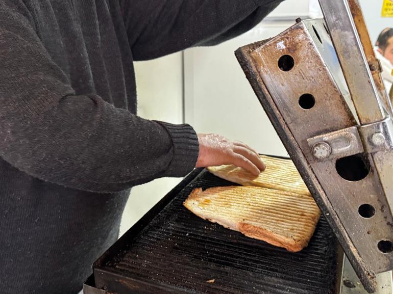 Bu tost için yurt dışından geliyorlar, kimse taklit edemiyor: Oğluma bütün sırlarını öğrettim