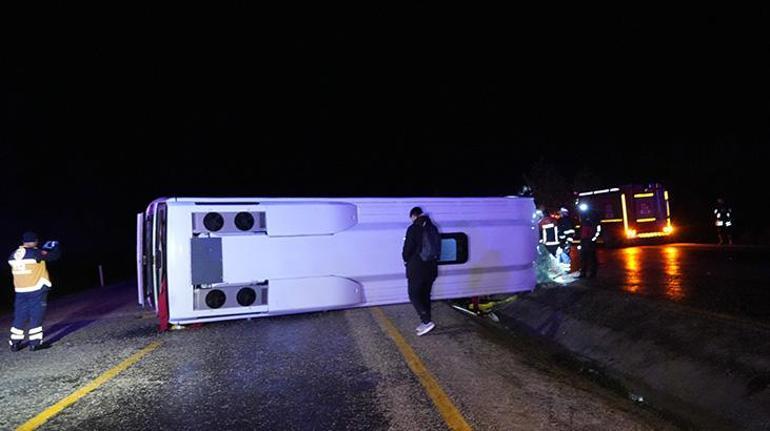 Cenaze yolunda kaza Ölü ve yaralılar var