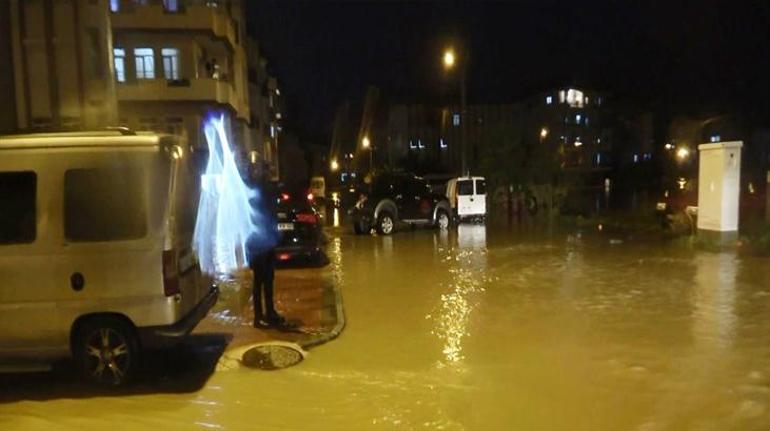 Meteoroloji uyarmıştı Şiddetli yağış su baskınlarına sebep oldu