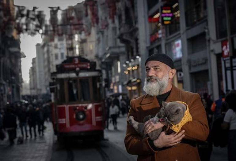 İstanbulda onunla karşılaşan telefona sarılıyor: İlgiden kısa bir yolu 2 saatte gidebiliyorum