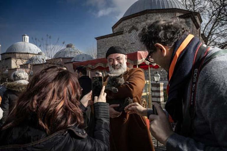 İstanbulda onunla karşılaşan telefona sarılıyor: İlgiden kısa bir yolu 2 saatte gidebiliyorum