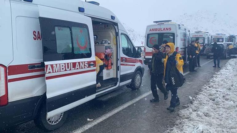 Erzincanda yolcu otobüsü şarampole devrildi Kazadan ilk bilgiler