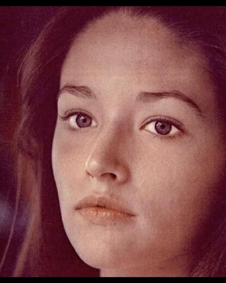 Romeonun Julietinden acı haber Altın Küre ödüllü oyuncu Olivia Hussey vefat etti