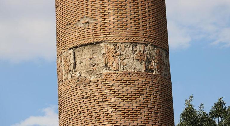 Pisa Kulesine benzetilen minare için çalışma başlatıldı Türkiyede ilk kez kullanılacak