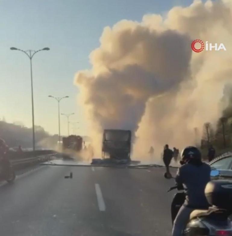 İstanbulda yolcu otobüsünde yangın