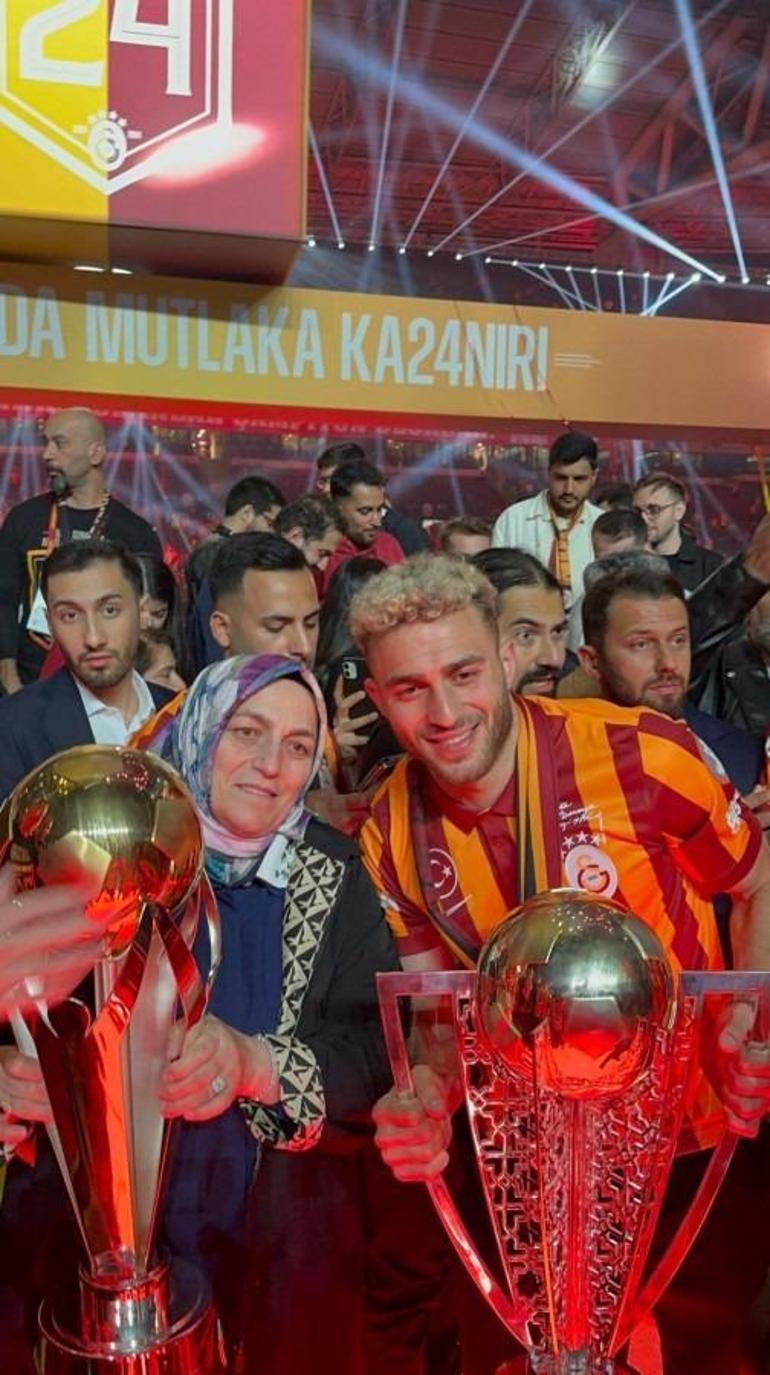 Galatasarayda Barış Alper Yılmazdan annesine: Tek çiçeğim sensin