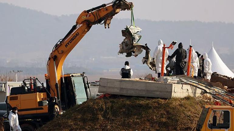 Güney Korede 179 kişinin öldüğü havalimanında arama yapıldı