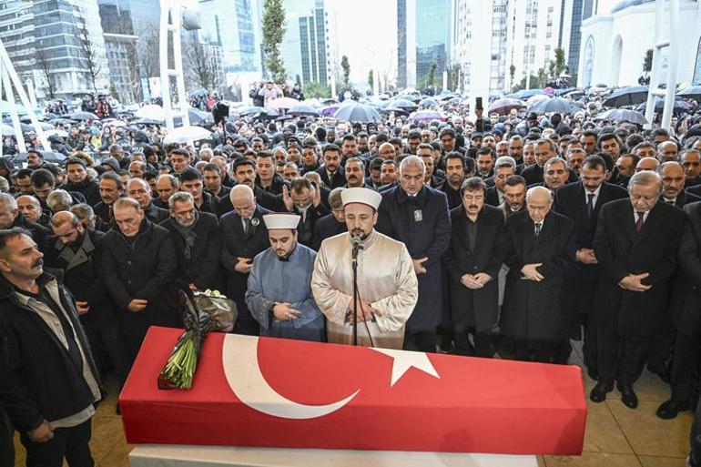 MHP lideri Devlet Bahçeli, Ferdi Tayfurun cenaze törenine katıldı