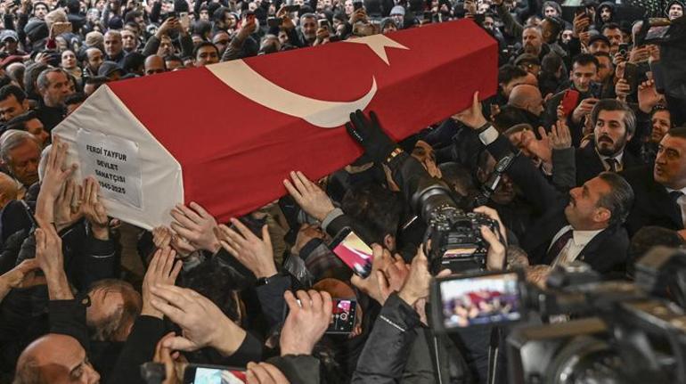 MHP lideri Devlet Bahçeli, Ferdi Tayfurun cenaze törenine katıldı