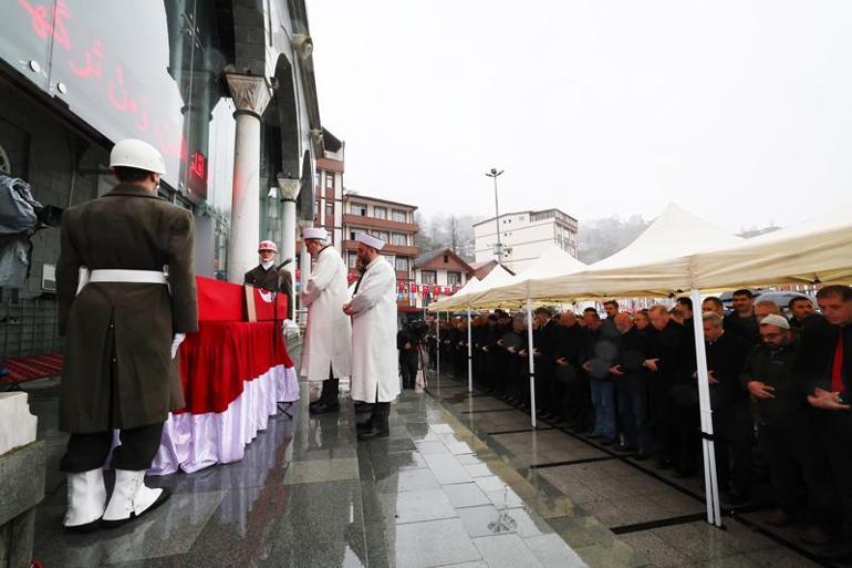 Cumhurbaşkanı Erdoğan, Kıbrıs Gazisi komşusunun cenaze törenine katıldı