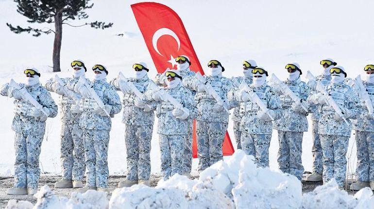 Sarıkamış şehitleri büyük yürüyüşle anıldı