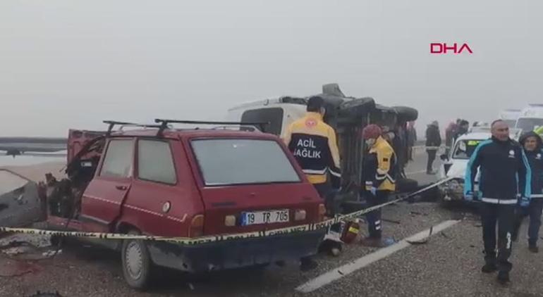 Son dakika... Kırşehirde katliam gibi kaza Ölü ve yaralılar var