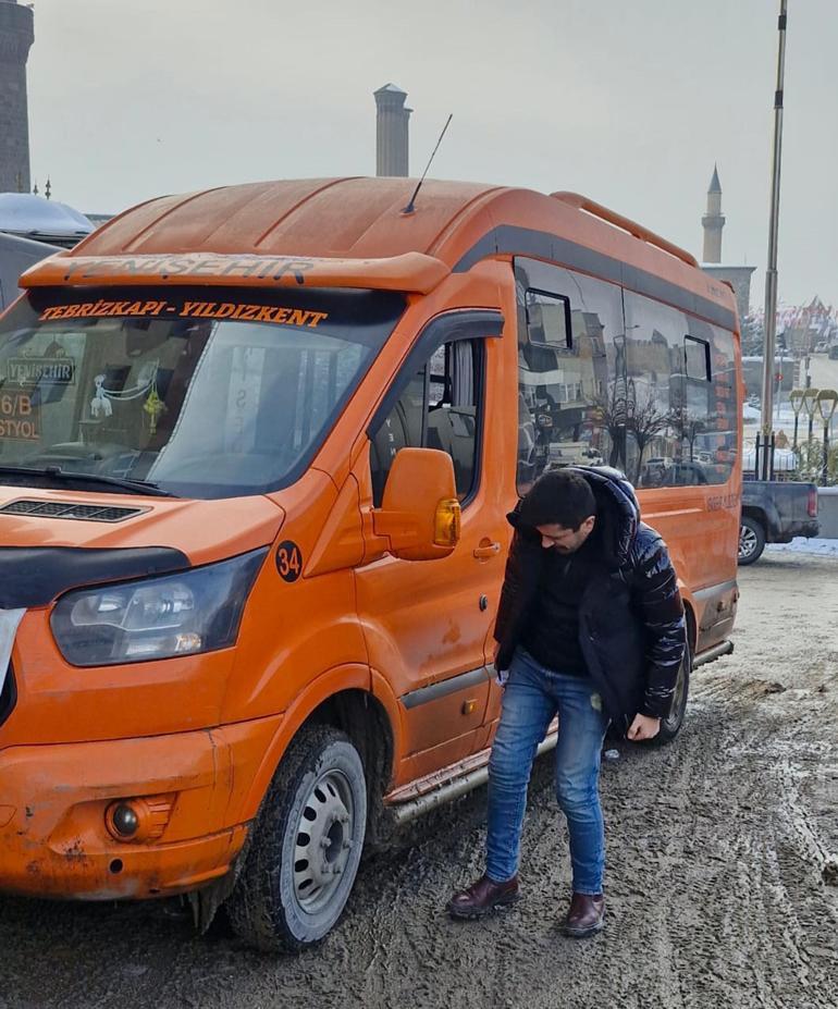 Bu minibüste kimse telefonu eline alamıyor İzlenen videolar yasak getirtti