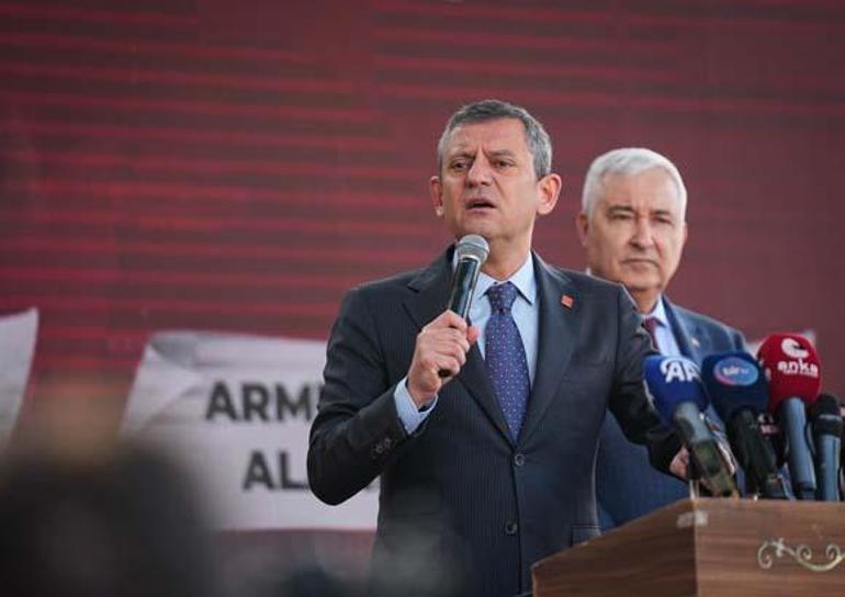 CHP lideri Özel, İzmirde toplu açılış ve temel atma törenine katıldı